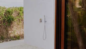 Resa estates Ibiza for sale finca Santa gertrudis outdoor shower bath.jpg